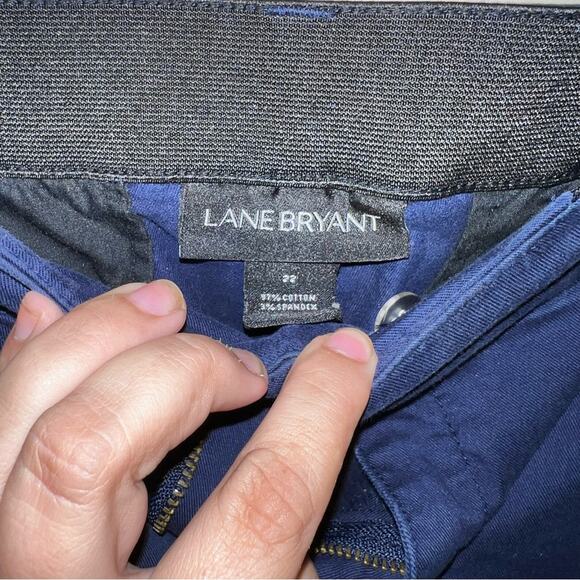 LANE BRYANT navy chino shorts 22 - Picture 3 of 4